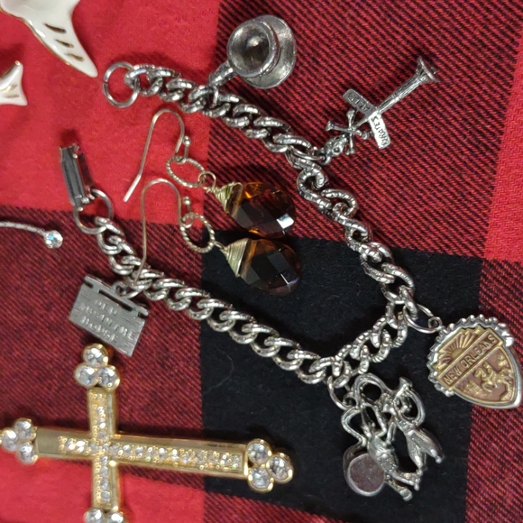 Vintage Jewelry Lot Signed Rhinestones Sterling Silver Glass Jade Unique Vintage - Picture 12 of 16